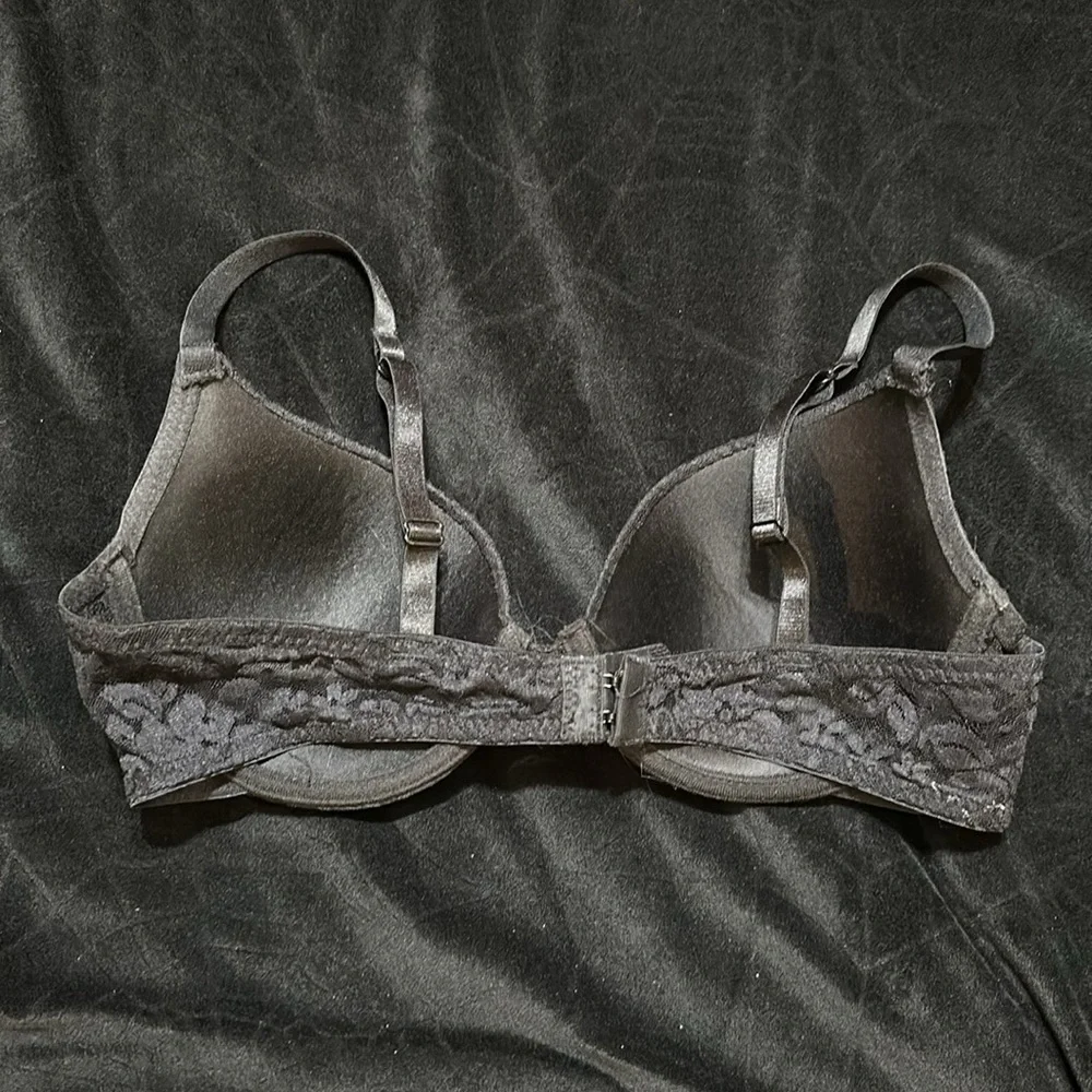 Black Lace Bra, NO SIZE TAG - Picture 2 of 2